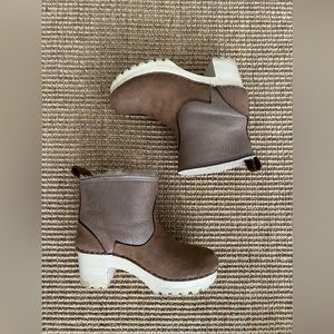 No. 6 5" Pull on Shearling Clog Boot on High Heel in Copper Size 37